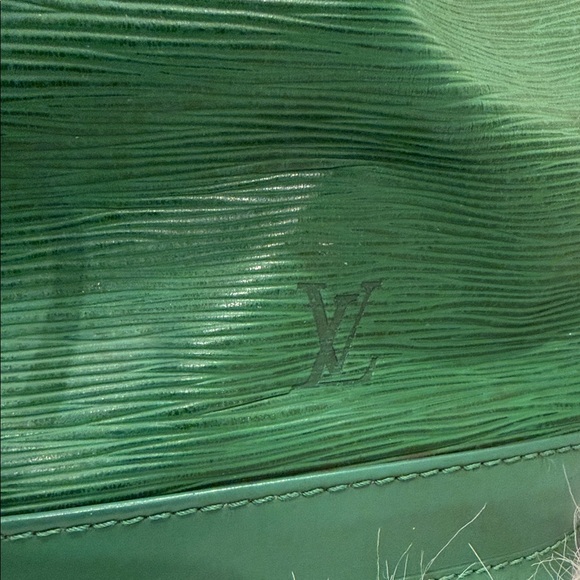 Louis Vuitton, green leather, Eppy, large bucket bag - Picture 2 of 14